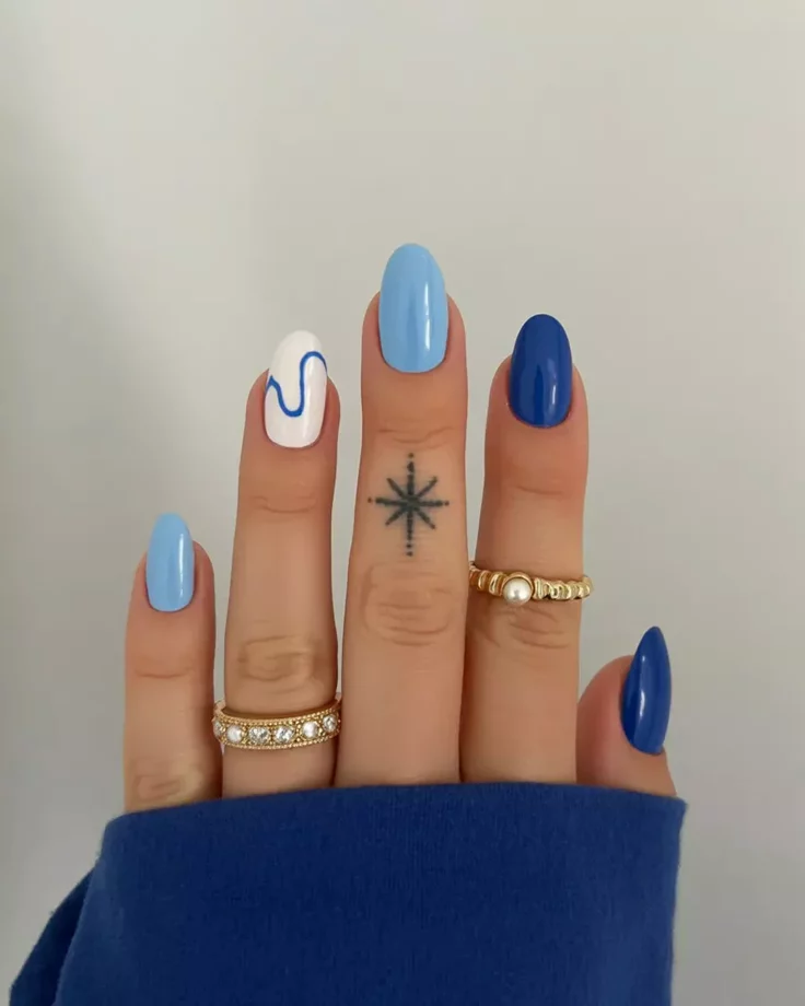 Summer blue nails_travel with Pinky